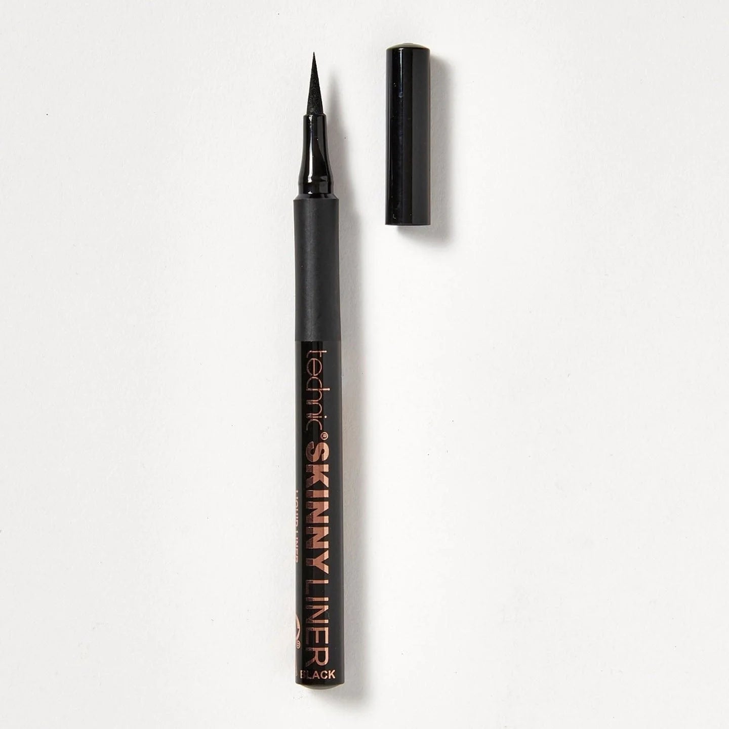 Technic SKINN Liquid Liner - محدد العيون سائل اسود من تكنيك