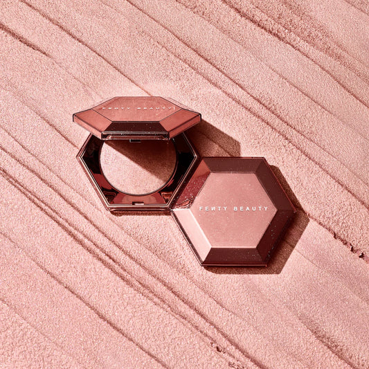 Fenty beauty diamond bomb  highlighter rose rave- لوحة أضاءة بودرة مضغوطة
