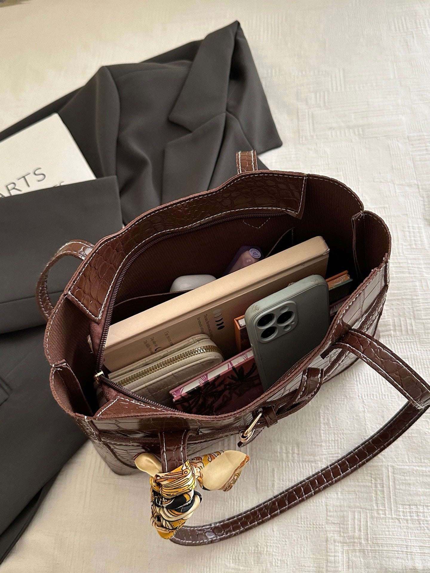 Luxury and Practical Leather Women's Shoulder Bag
