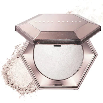Fenty beauty by rihanna diamond bomb highlighter how many carats ?! - لوحة اضاءة بودرة مضغوطه
