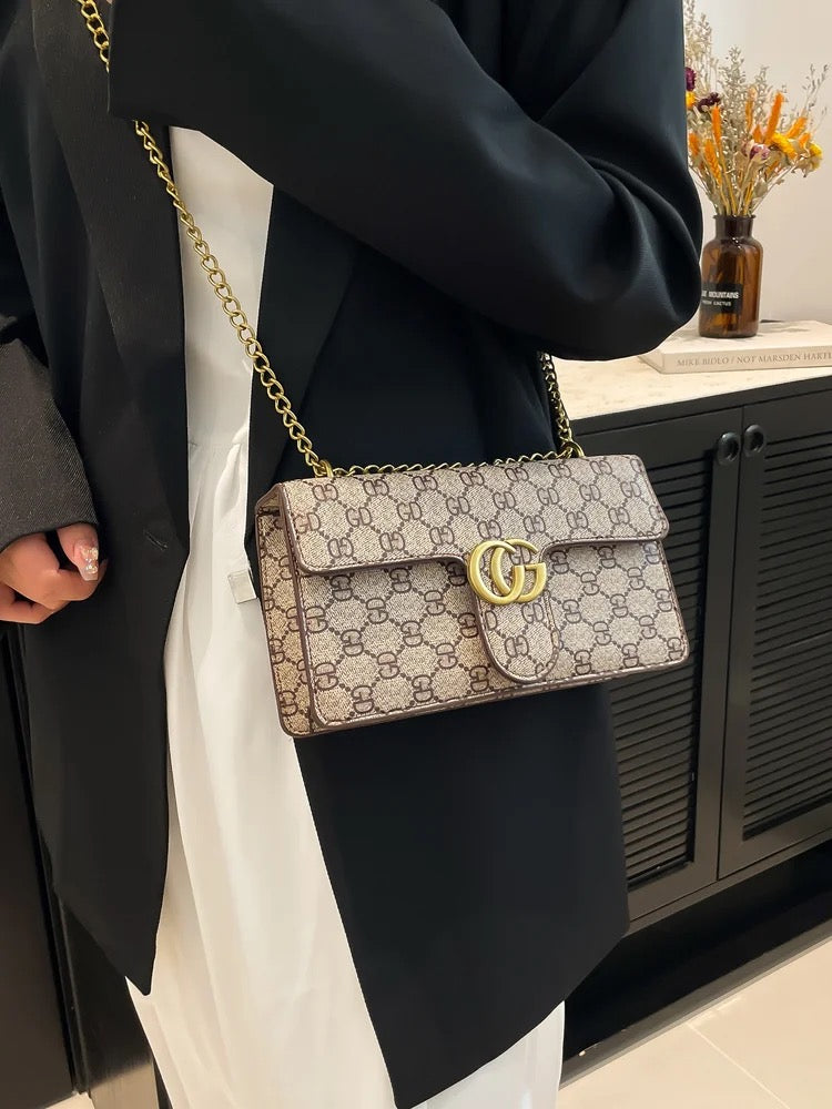 حقيبة كتف بزخارف أنيقة للنساء
