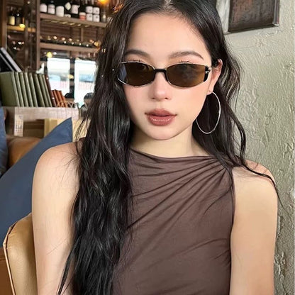 نظارة شمسية بيضاوية رفيعة بتصميم ريترو