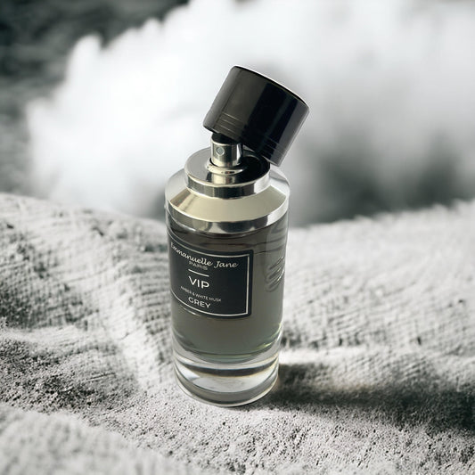 Emmanuelle Jane - VIP Grey (Eau De Parfum) 90ml [رجالي ] - عطر إيمانويل جين بنكهة البرغموت والتوابل والأخشاب